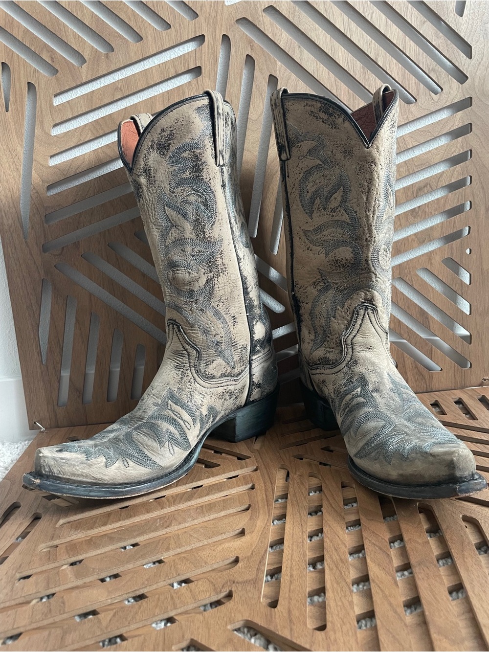 Dan Post DP3605 Anaheim Cowboy Boots Sand Distressed Leather Embroidered 9.5 D